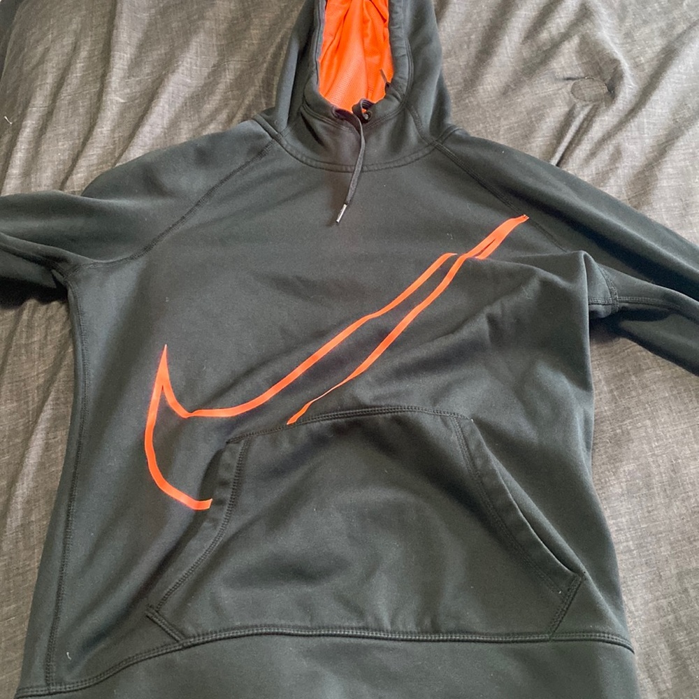 black and neon orange Therma fit sweatshirt size small